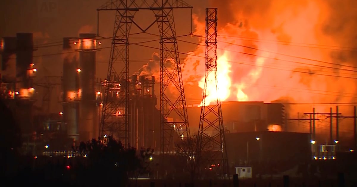 california-battery-plant-fire-evacuations-0488.jpeg