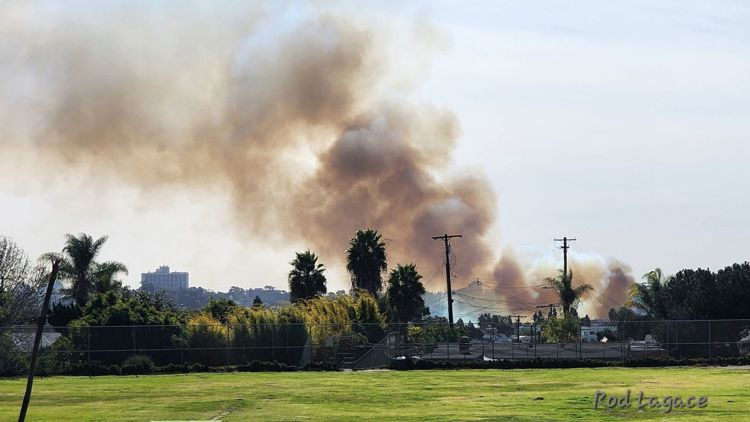 san-diego-fires-fashion-valley-mall-brushfire-3027.jpeg