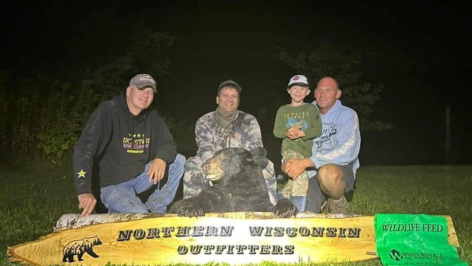 bear-hunting-guides-score-northern-wisconsin-outfi-4314.jpeg