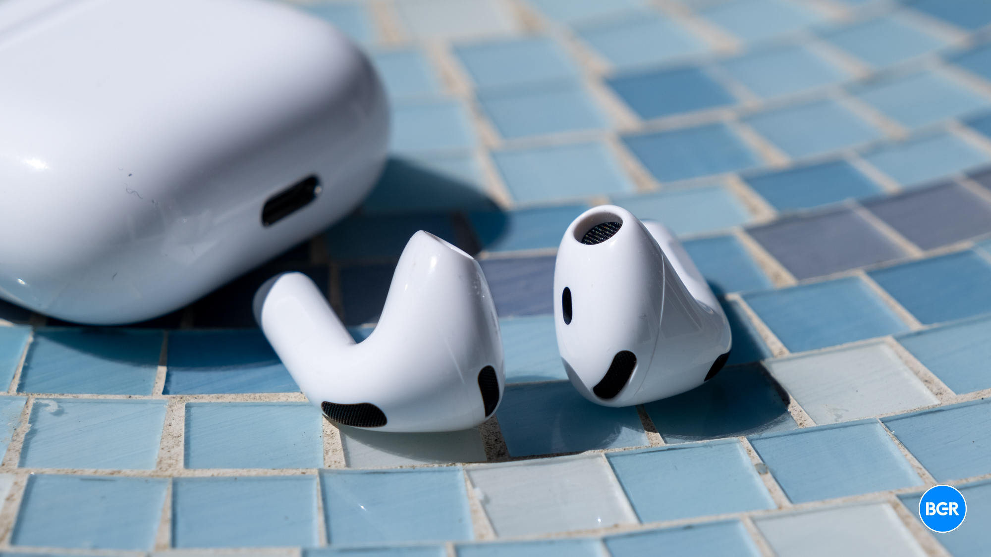 airpods-4-vs-airpods-pro-2-comparison-8479.jpeg