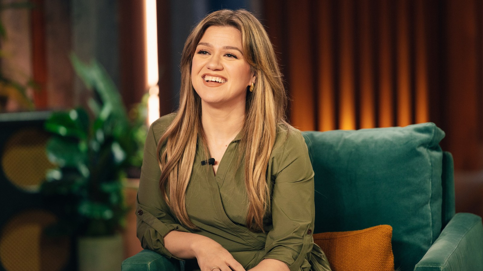 kelly-clarkson-absent-talk-show-5157.jpeg