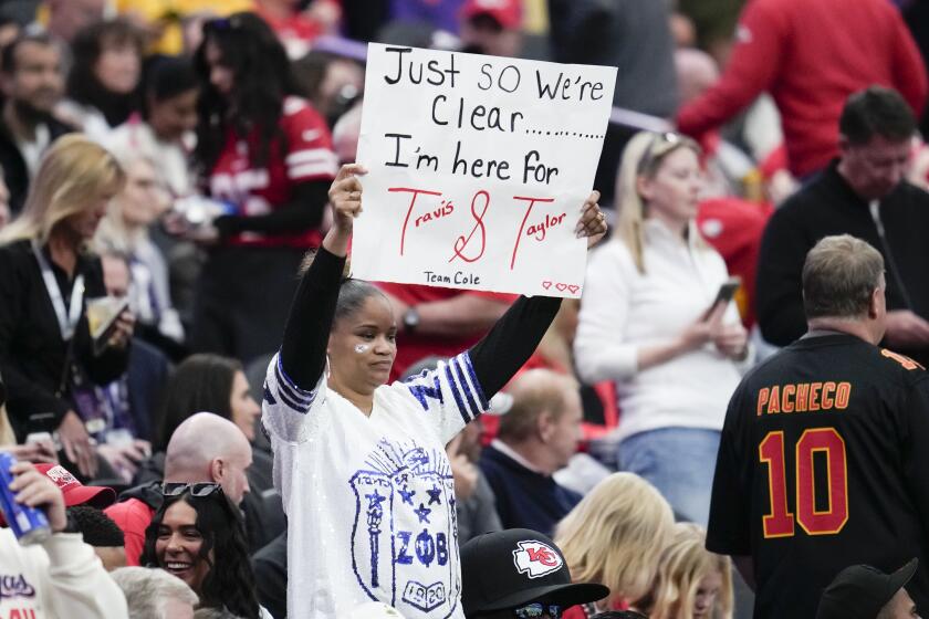 t-swift-kansas-city-chiefs-family-6284.jpeg